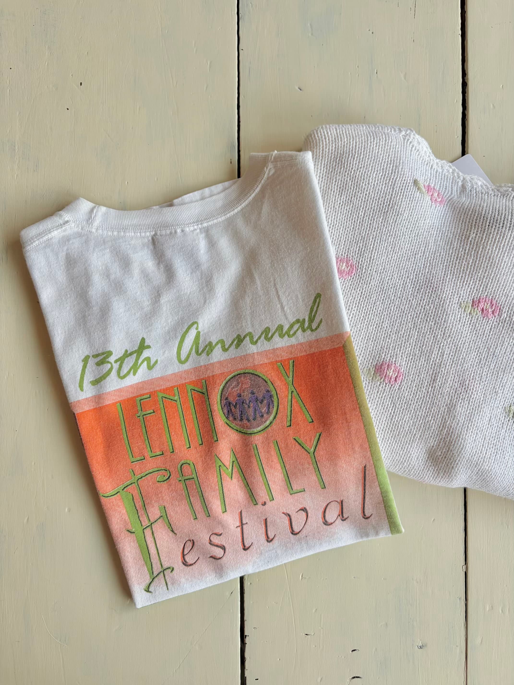 white cotton t shirt